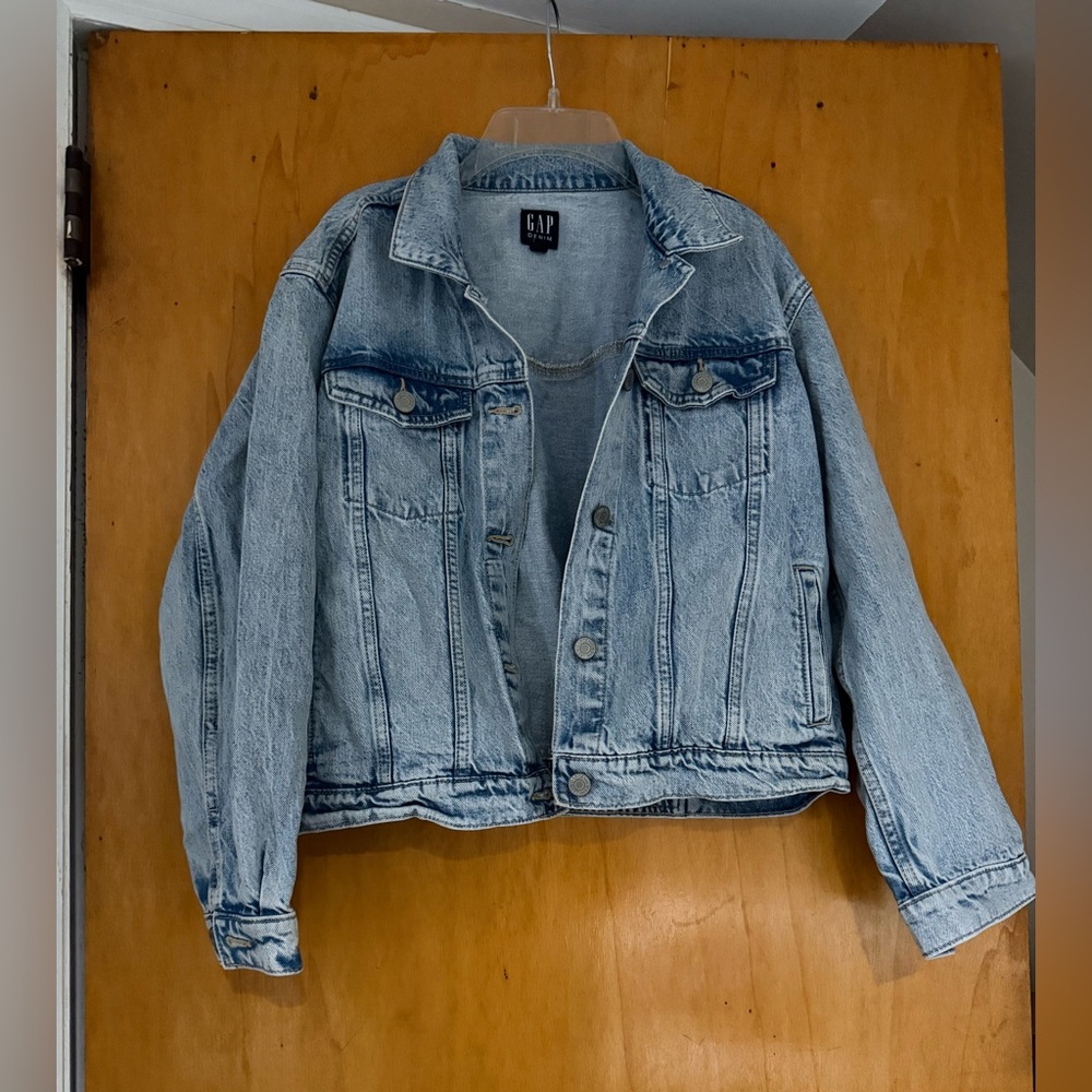 Gap light wash denim jacket